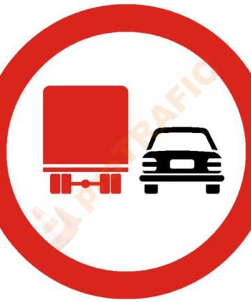 Indicator rutier interzicere sau restrictie C28 Depasirea interzisa autovehiculelor destinate transportului de marfuri